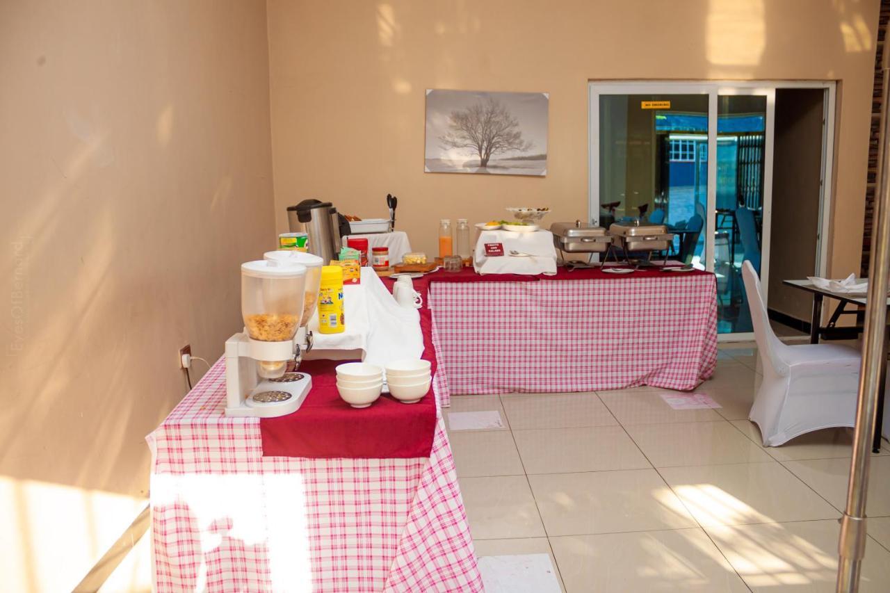 Top Lodge In Blantyre Bagian luar foto
